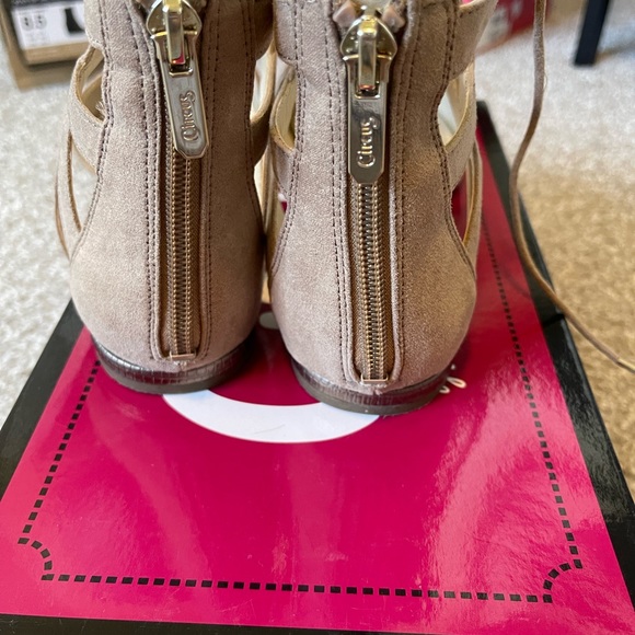 Circus By Sam Edelman Suede Flats size 9! - Picture 9 of 9